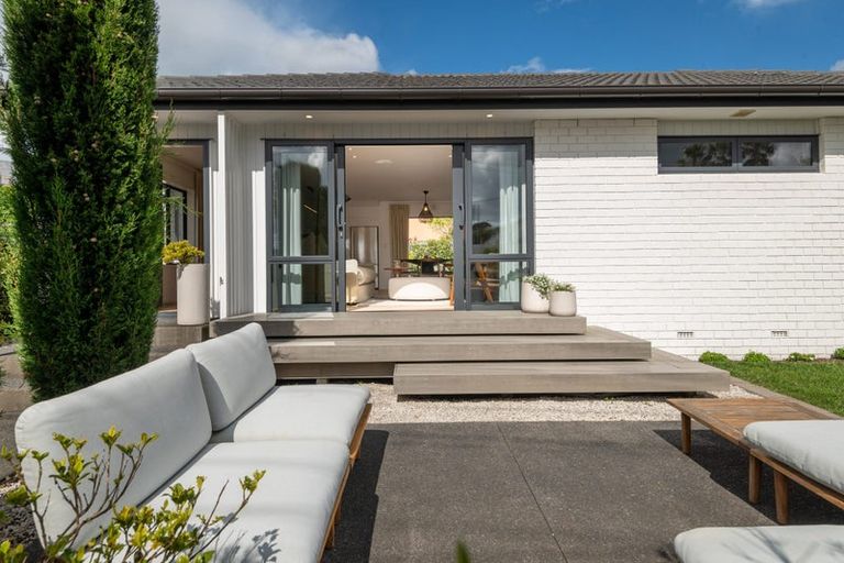 Photo of property in 2/2 Omana Road, Milford, Auckland, 0620