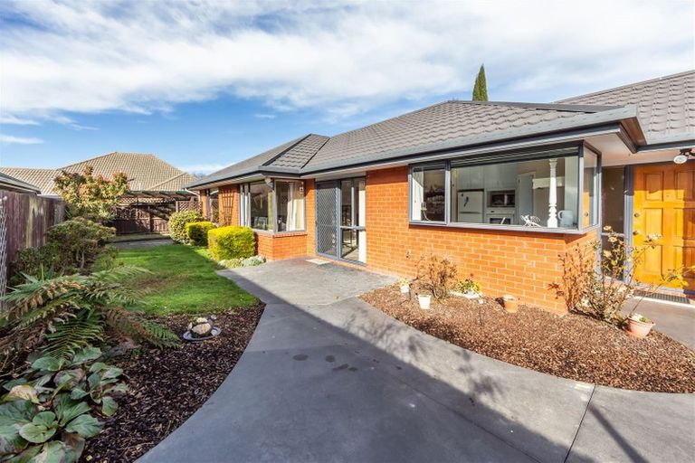 Photo of property in 5 Murfitt Place, Sockburn, Christchurch, 8042
