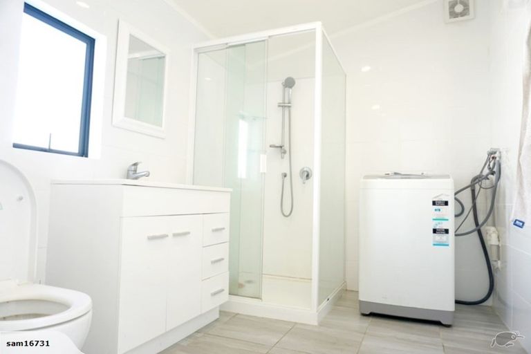 Photo of property in 38 Lanigan Street, Birkdale, Auckland, 0626