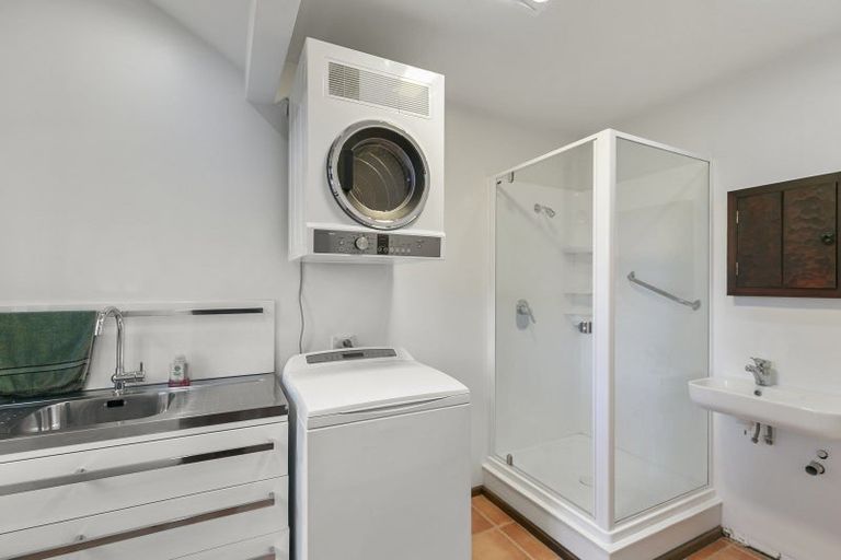 Photo of property in 19 Torwood Road, Khandallah, Wellington, 6035