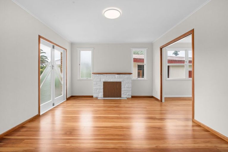 Photo of property in 36 Pollen Crescent, Melville, Hamilton, 3206