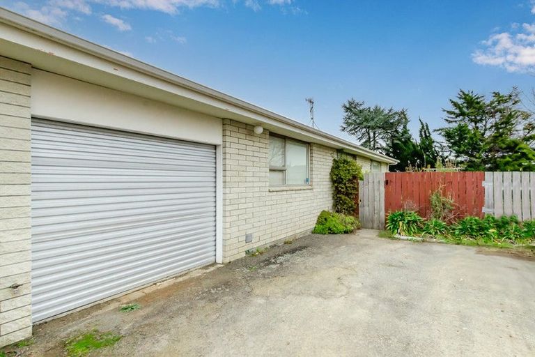 Photo of property in 62b Mazengarb Road, Paraparaumu Beach, Paraparaumu, 5032