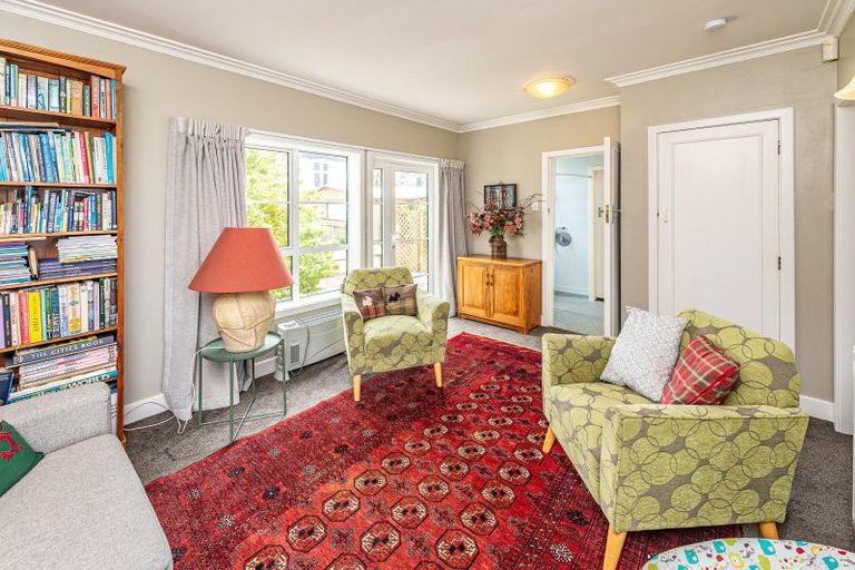 Photo of property in 2 Kent Road, Saint Johns Hill, Whanganui, 4501