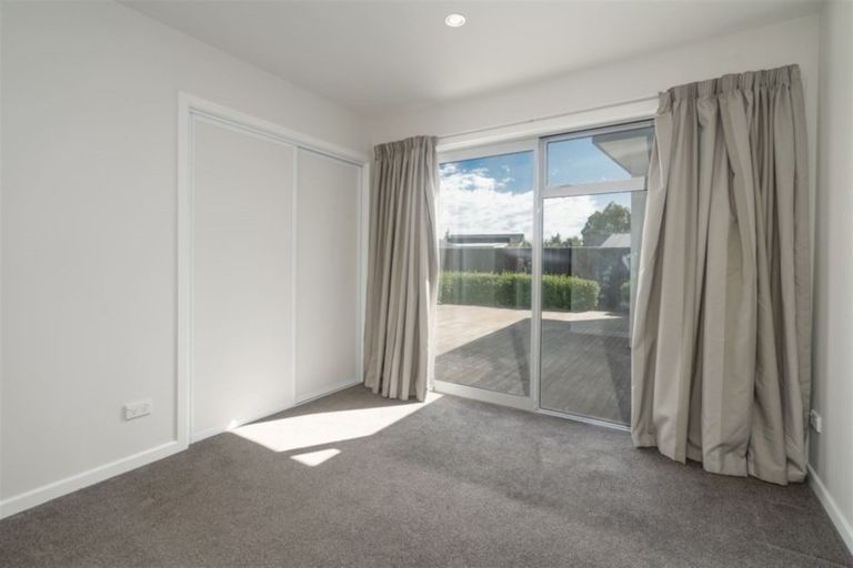 Photo of property in 9 Crown Close, Prebbleton, 7604