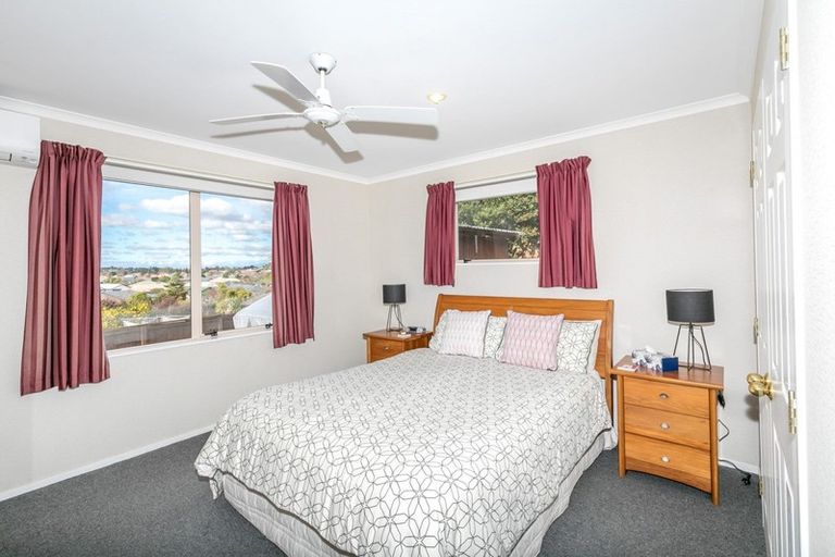 Photo of property in 15 Highbury Place, Nawton, Hamilton, 3200