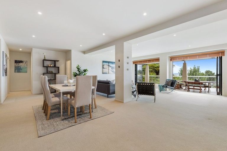 Photo of property in 32a Langton Road, Stanmore Bay, Whangaparaoa, 0932
