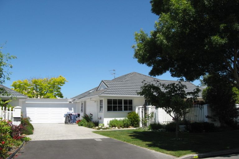 Photo of property in 3 Hatfield Place, Avonhead, Christchurch, 8042