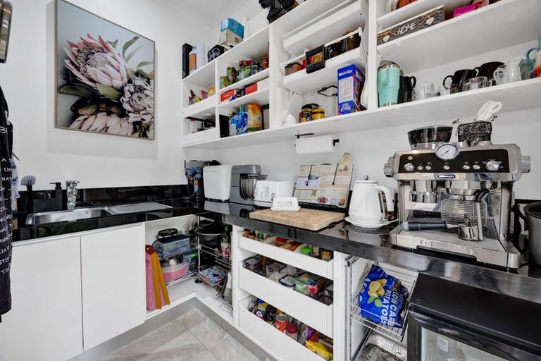 Photo of property in 91a Karina Road, Merrilands, New Plymouth, 4312