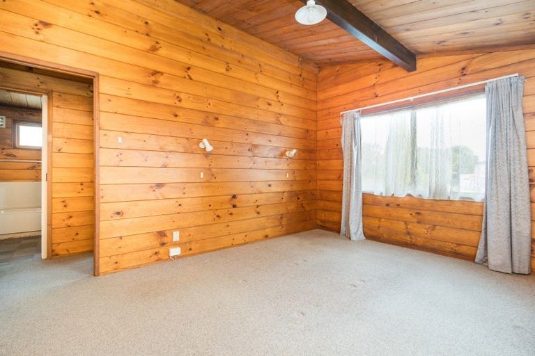 Photo of property in 9 Alma Place, Milson, Palmerston North, 4414