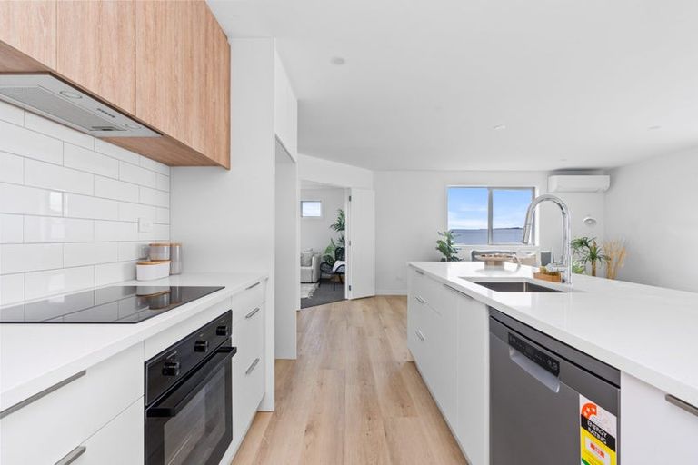 Photo of property in 49 Te Taniwha Road, One Tree Point, 0118