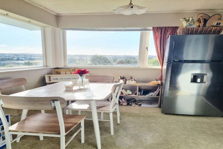 Photo of property in 23 Arrow Road, Forrest Hill, Auckland, 0620