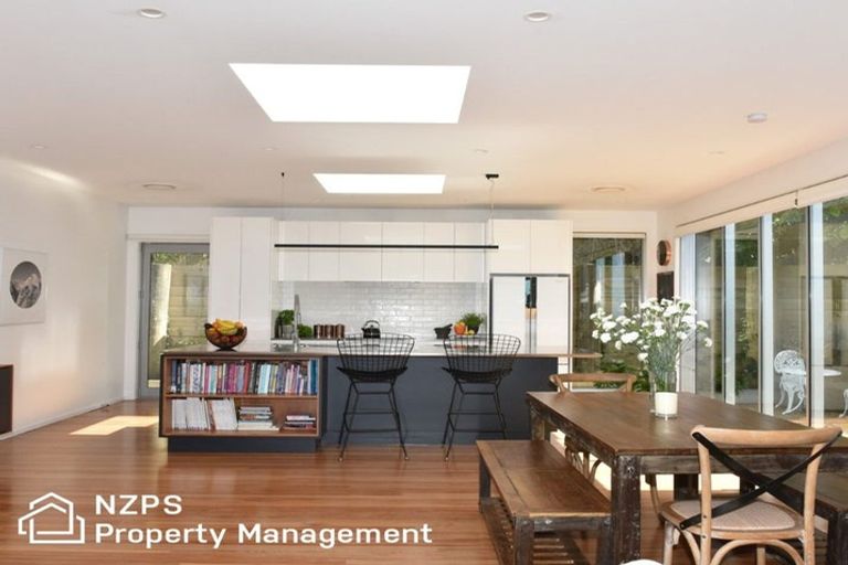 Photo of property in 34 Seaview Terrace, Kew, Dunedin, 9012