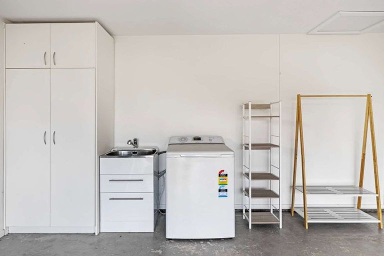 Photo of property in 8 Dulcie Place, Harewood, Christchurch, 8051