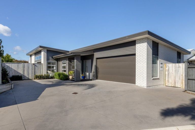 Photo of property in 10 Cassinia Close, Papamoa Beach, Papamoa, 3118