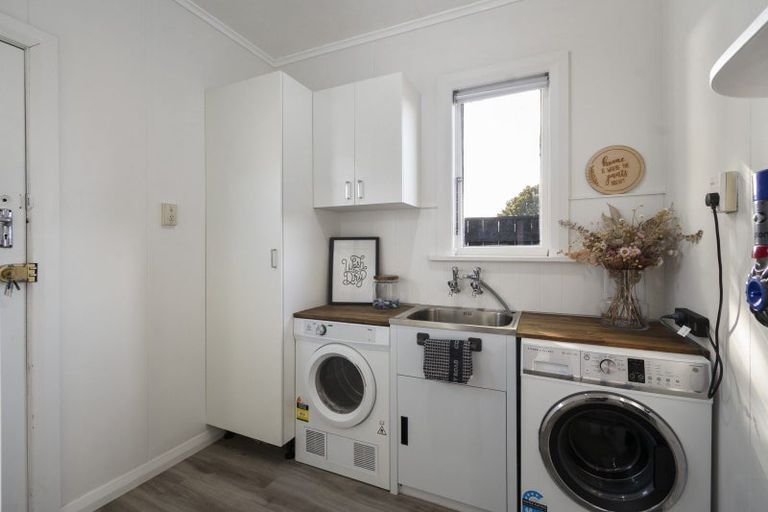 Photo of property in 33 Featherston Street, Takaro, Palmerston North, 4412