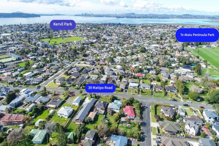 Photo of property in 39 Matipo Road, Te Atatu Peninsula, Auckland, 0610