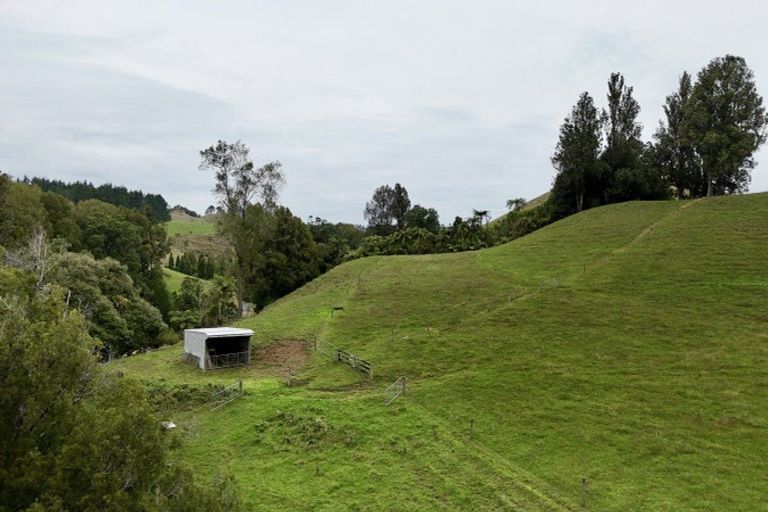 Photo of property in 114 Ackworth Road, Lepperton, New Plymouth, 4373