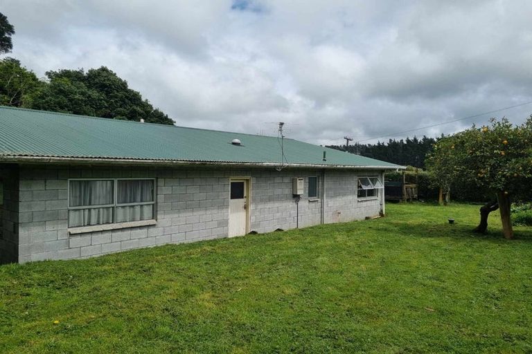 Photo of property in 5a Burgess Hill Road, Burgess Park, New Plymouth, 4371