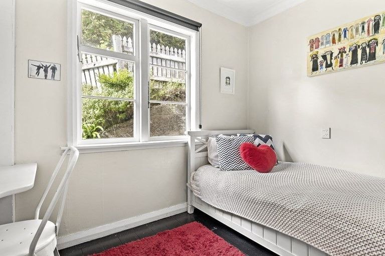 Photo of property in 100 Barnard Street, Wadestown, Wellington, 6012