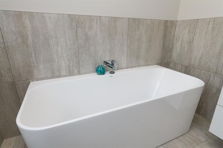 Photo of property in 10 Mcilwaine Place, Marton, 4710