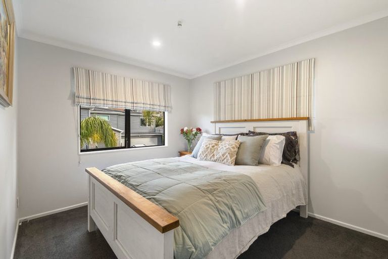Photo of property in 83b William Bayes Place, Red Beach, 0932