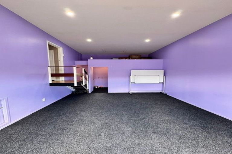 Photo of property in 1/149 View Road, Sunnyvale, Auckland, 0612
