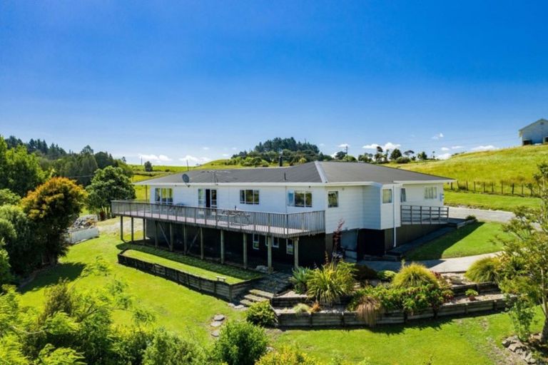 Photo of property in 18 Marohemo Road, Maungaturoto, 0583