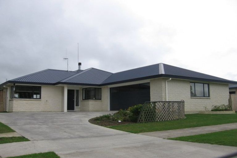 Photo of property in 93 Peter Hall Drive, Kelvin Grove, Palmerston North, 4414