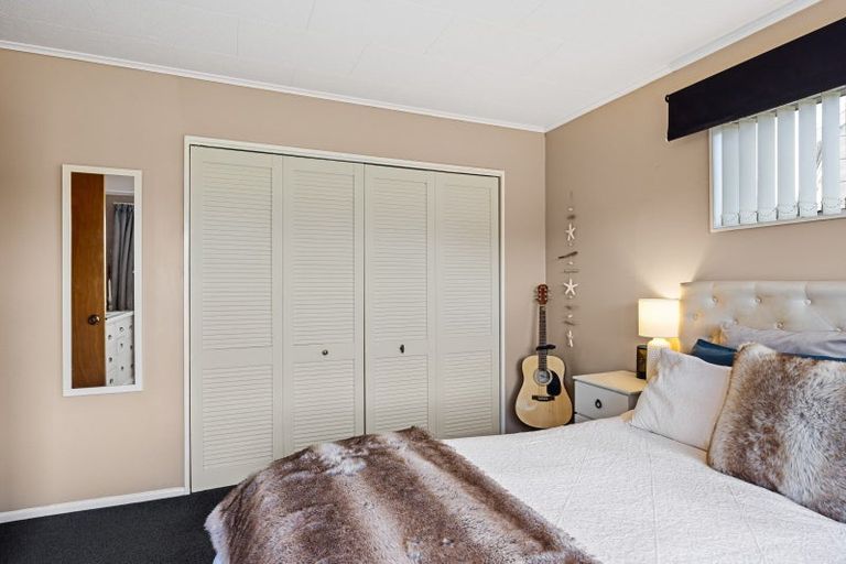 Photo of property in 11 Pohutukawa Drive, Opunake, 4616