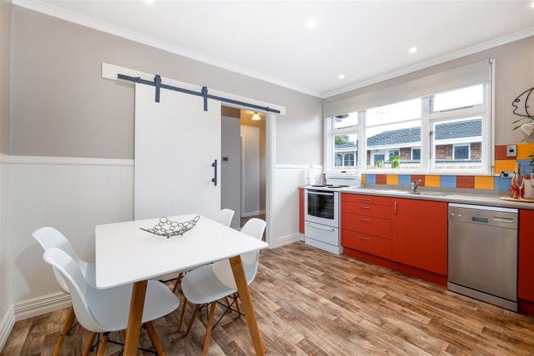 Photo of property in 375 Yaldhurst Road, Russley, Christchurch, 8042