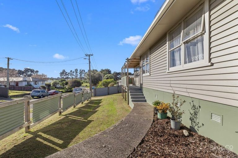 Photo of property in 4 Glenn Street, Castlecliff, Whanganui, 4501