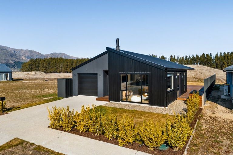 Photo of property in 133 Burdon Loop, Lake Hawea, 9382