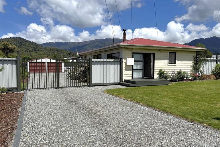 Photo of property in 38 Brodie Street, Blackball, 7804