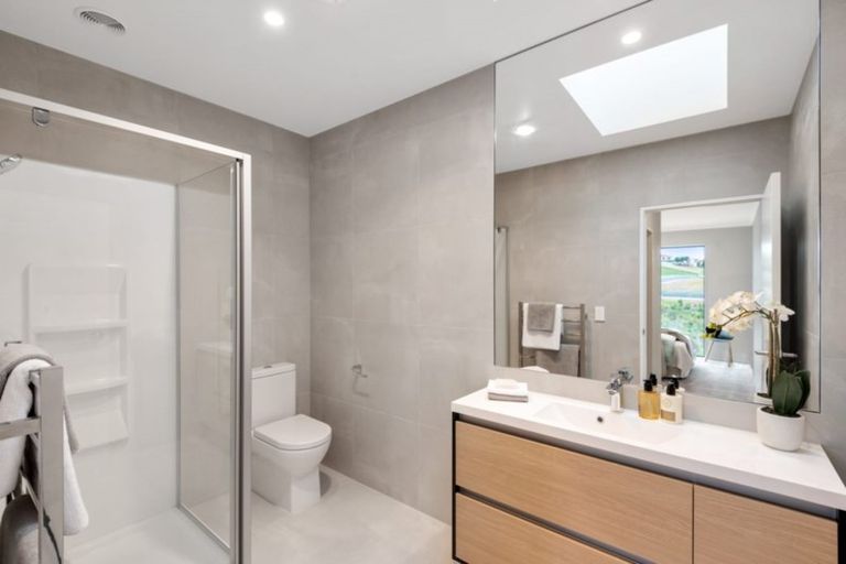 Photo of property in 44 Owen Chapman Drive, Red Beach, 0932