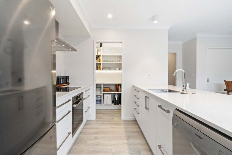 Photo of property in 38 Hiria Crescent, Papamoa Beach, Papamoa, 3118
