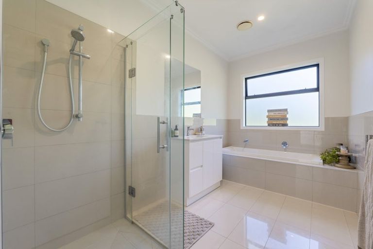 Photo of property in 4 Fern Lane, Whalers Gate, New Plymouth, 4310