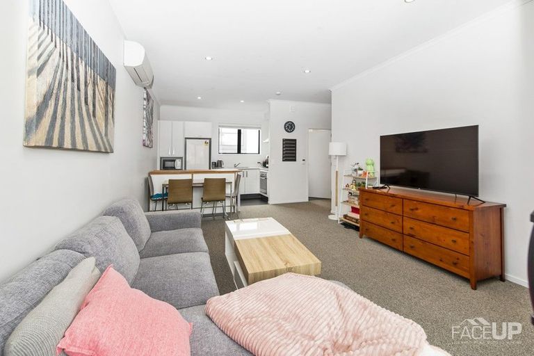 Photo of property in 17 Onekiritea Road, Hobsonville, Auckland, 0616