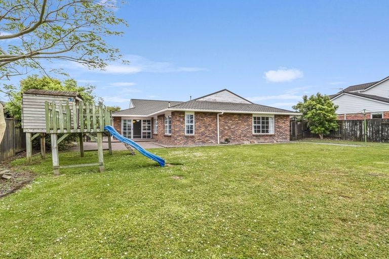 Photo of property in 16 Rosebank Avenue, Kelvin Grove, Palmerston North, 4414