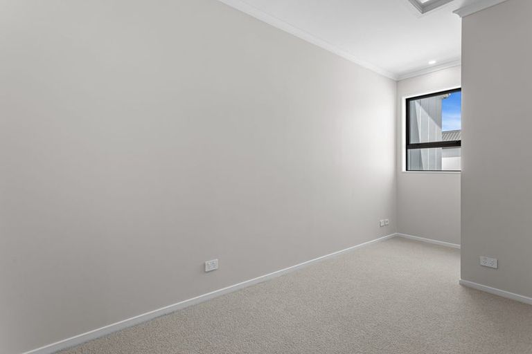 Photo of property in 5 Te Rito Road, Hobsonville, Auckland, 0616