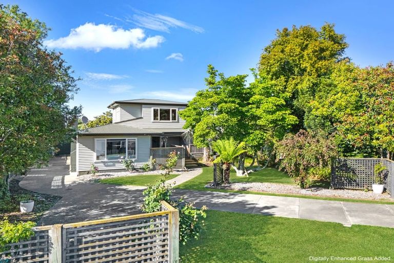 Photo of property in 2 Cambridge Terrace, Taradale, Napier, 4112