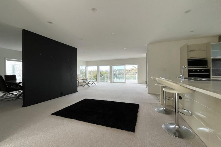 Photo of property in 52 Seaview Road, Paremata, Porirua, 5024