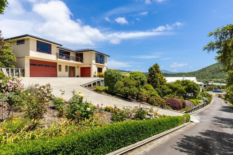 Photo of property in 14 Moana View Road, Waikawa, Picton, 7220