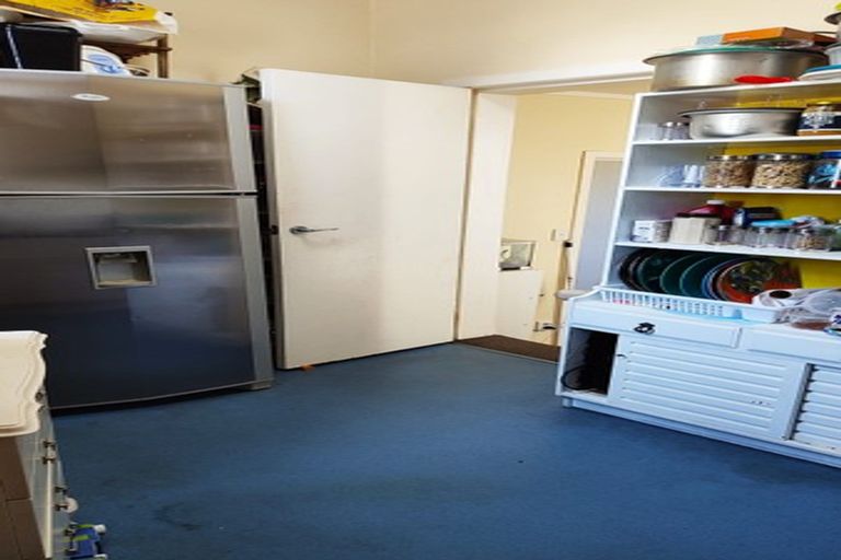 Photo of property in 140 Tasman Street, Mount Cook, Wellington, 6021