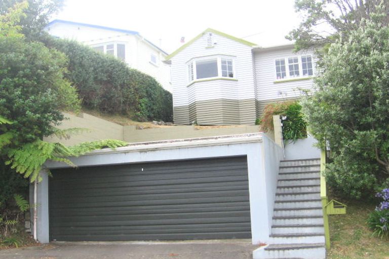 Photo of property in 18 Pembroke Road, Northland, Wellington, 6012