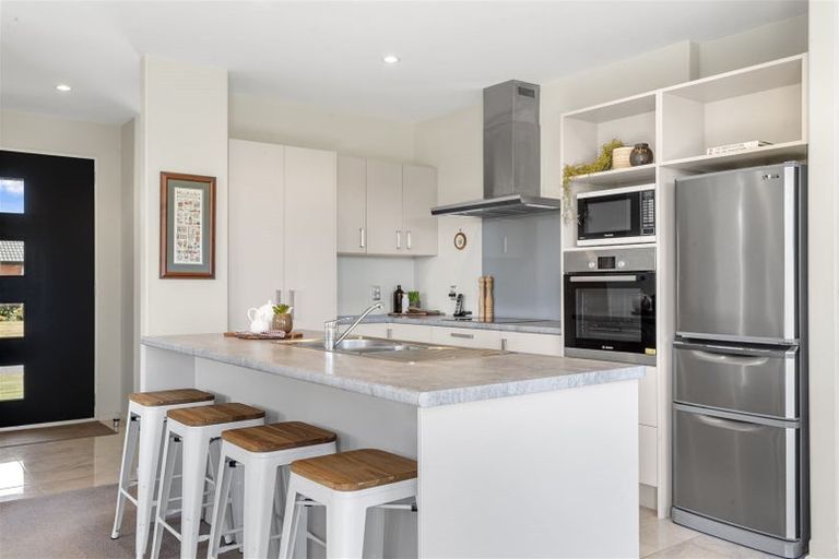 Photo of property in 5 Lancewood Way, Rangiora, 7400