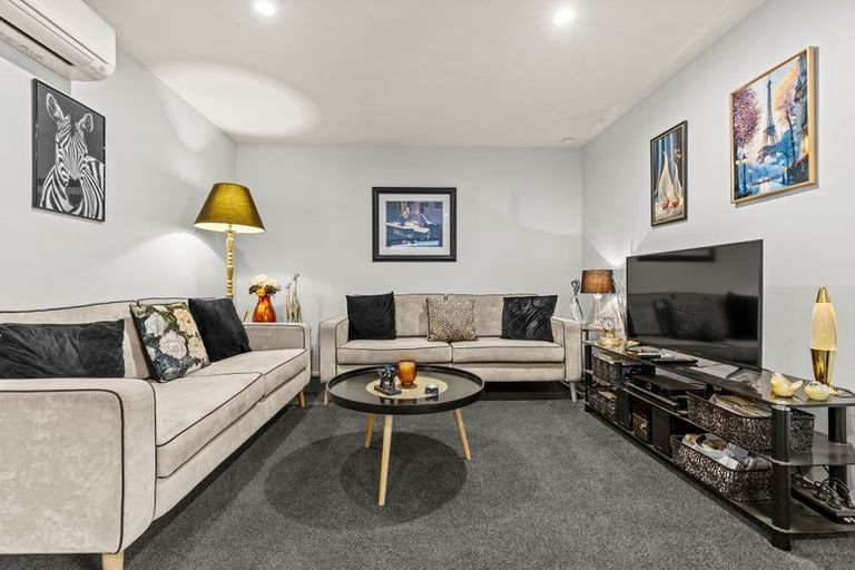 Photo of property in 14 Hussey Road, Harewood, Christchurch, 8051