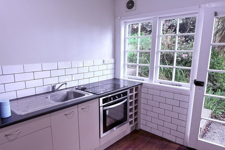 Photo of property in 51 Northland Road, Northland, Wellington, 6012