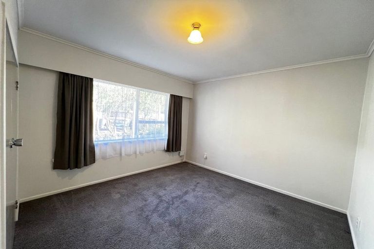 Photo of property in 2/3 Sovereign Place, Glenfield, Auckland, 0629