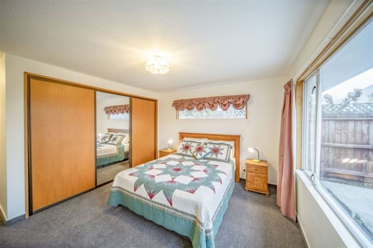 Photo of property in 23 Althorp Place, Avonhead, Christchurch, 8042