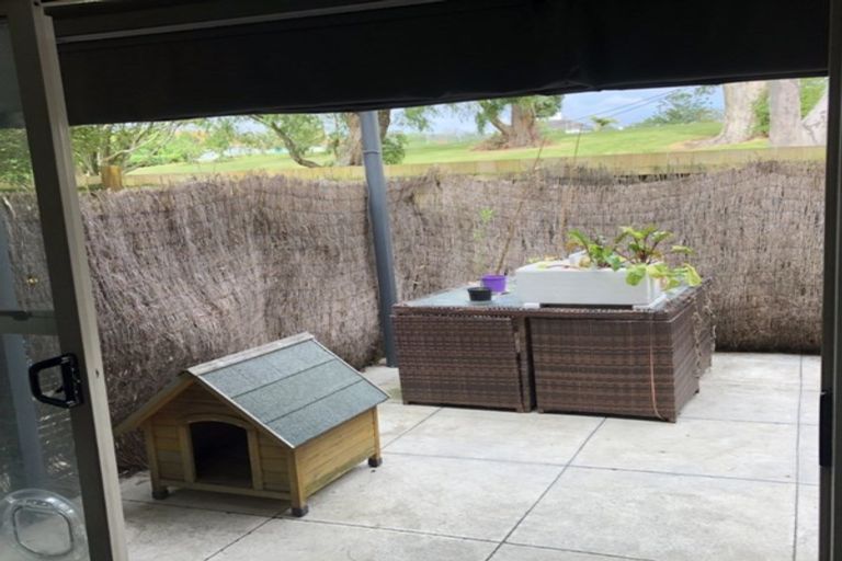 Photo of property in 8/85 Portage Road, New Lynn, Auckland, 0600